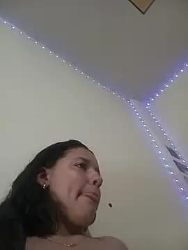 leyla-aron live cam on Stripchat