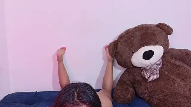 lilybloom69 live cam on Stripchat