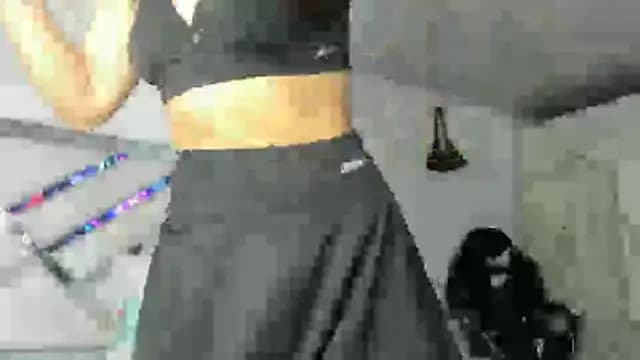 maybelline69 live cam on Stripchat