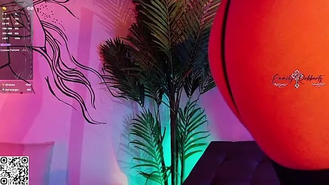 Emmi_Roberts live cam on Stripchat