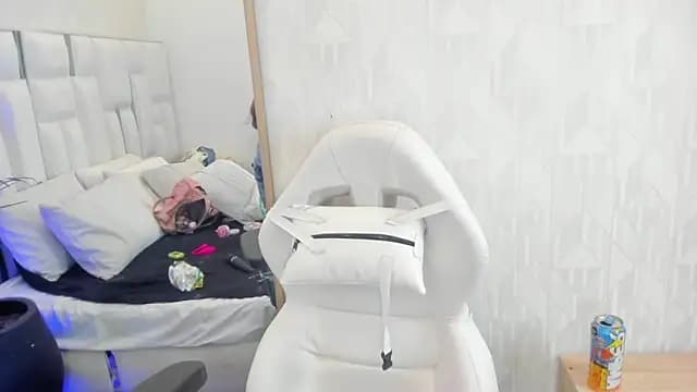 iim_Cloe live cam on Stripchat