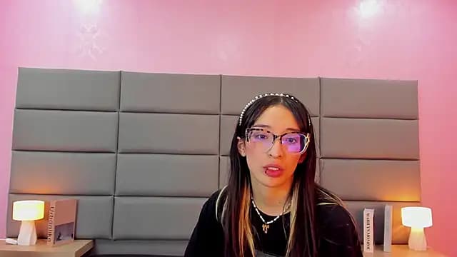 Emilia_Bons live cam