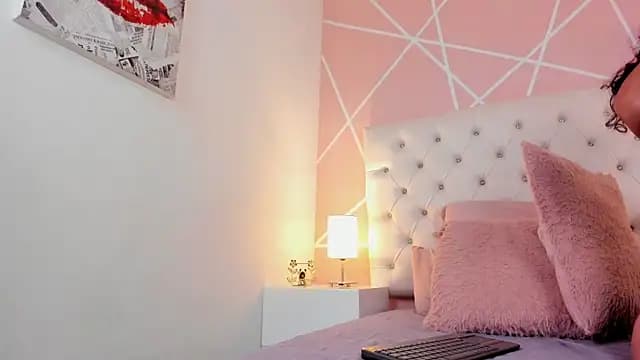 Rosalinda_77 live cam