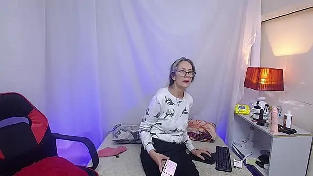 laurasofia45 live cam