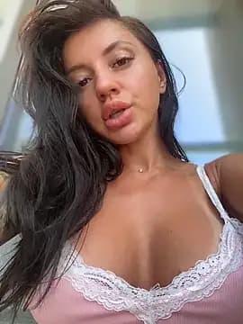 JulliaVegas live cam