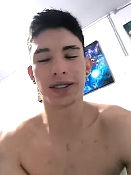 Camilow_w live cam on Stripchat