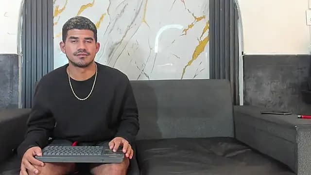 Latins_on_fire live cam