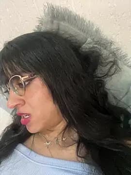 ValentinaEvanz live cam on Stripchat