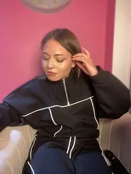 PrettyAmber live cam