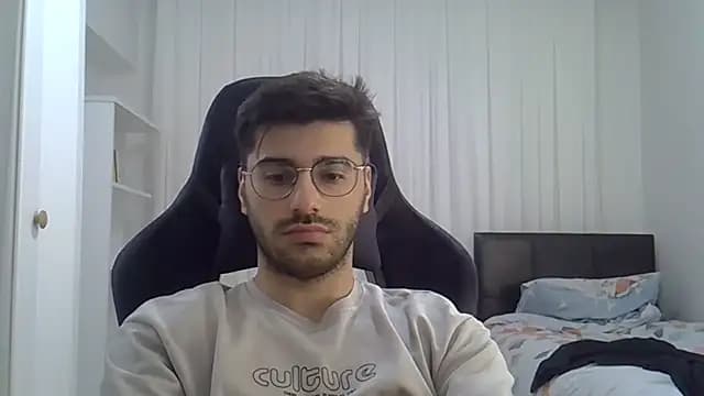 ciceroable live cam on Stripchat