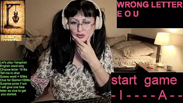 SexyAndBadGirl live cam on Stripchat