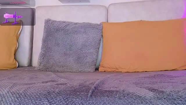 Malka_Burning live cam on Stripchat