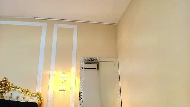 MayaBaker live cam on Stripchat