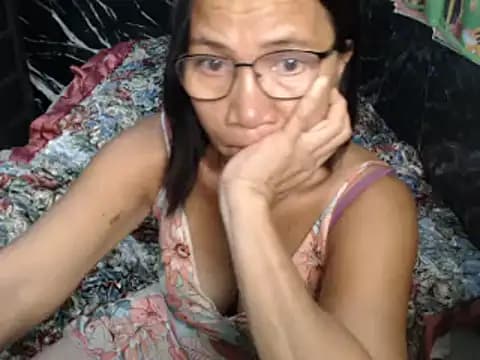 ASIANDOLLY4U69 live cam on Stripchat