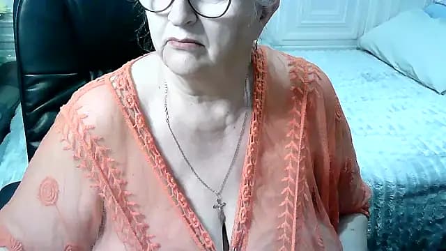 LolkaAlyss live cam on Stripchat