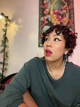 ZahaRoseee live cam on Stripchat