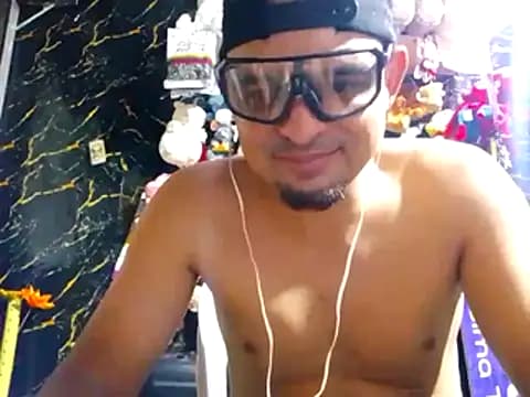 polla_large_active live cam