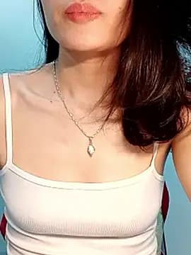 Hinna_x live cam on Stripchat