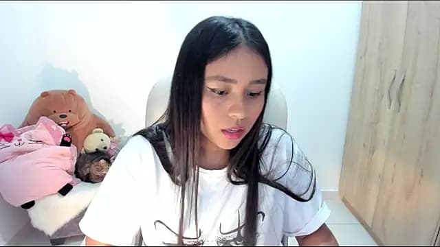 Ciara8 live cam on Stripchat