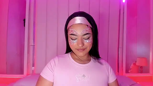 Kendall_curves live cam on Stripchat