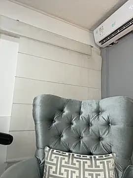 AnnaJaimes live cam on Stripchat