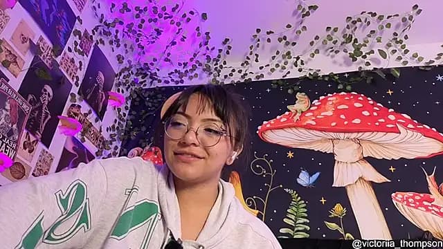 victoriia_thompson live cam on Stripchat