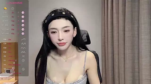 kiki-12 live cam on Stripchat