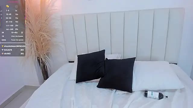 Megan_Brunette2 live cam