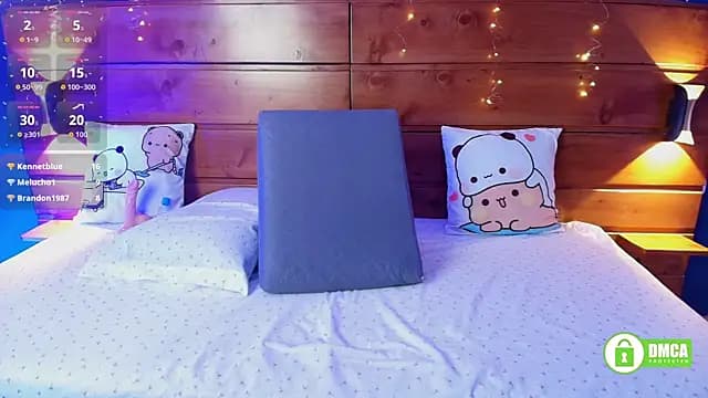 HoneyLeslie live cam