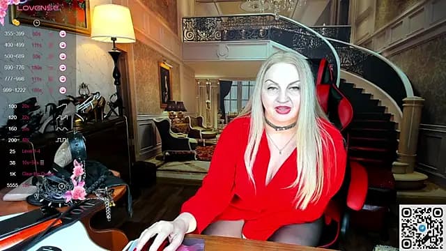 Nina_Devillle live cam on Stripchat