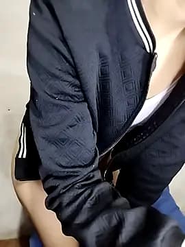 scarletoficial live cam on Stripchat