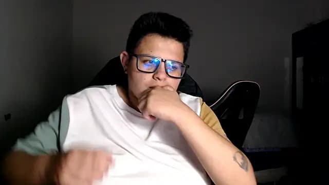 tatsumi_nao live cam on Stripchat