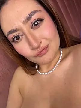 SalomeFlores live cam on Stripchat