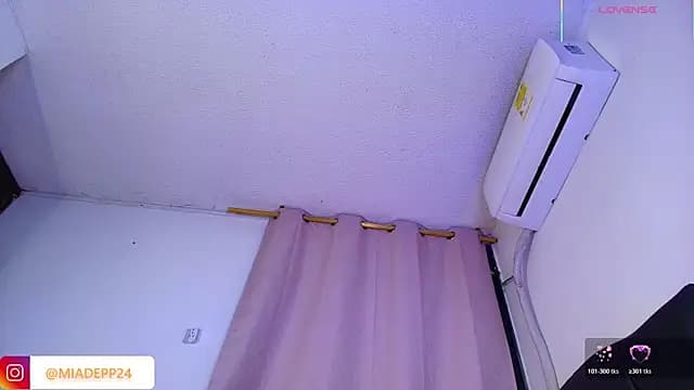 Mia_depp live cam
