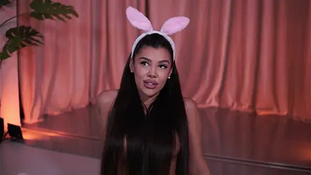 NatyDesiree live cam