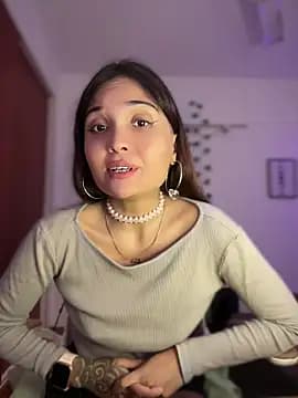 LunaXuan live cam on Stripchat