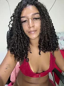 larajuli live cam on Stripchat