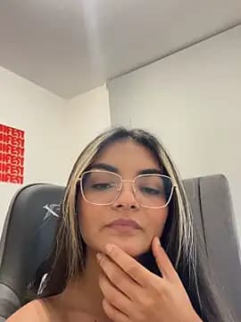 Cat2525 live cam on Stripchat