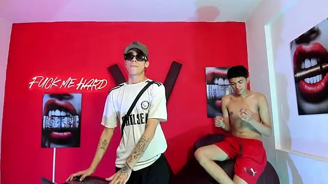 SKYN_MAN live cam on Stripchat