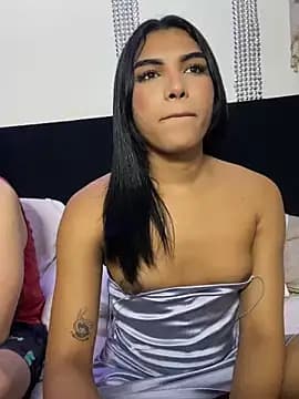 VeronicaSaenzx live cam on Stripchat