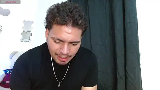 Henry_villa23 live cam