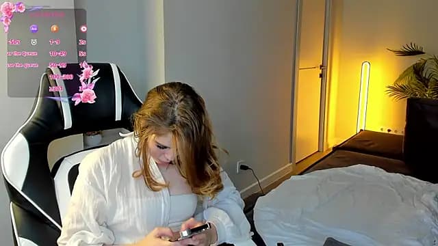 Kiva_Rice live cam on Stripchat