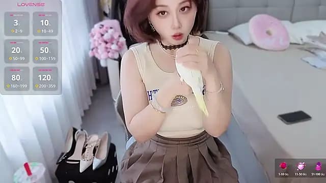 Riko-love live cam on Stripchat