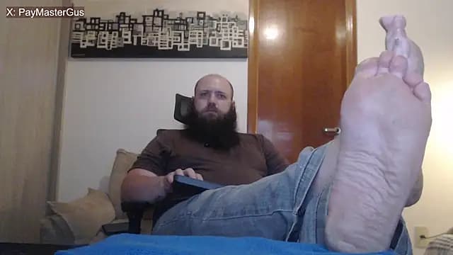 PayMasterGus live cam