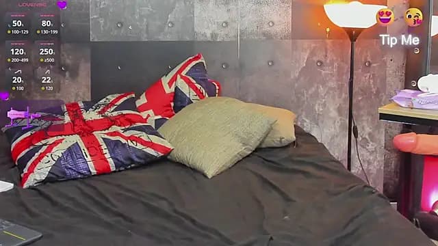 Iam_charlotte69 live cam on Stripchat