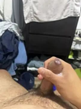 Theohernan live cam on Stripchat