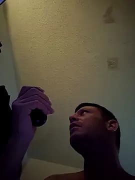 SexyAssPosingGuy live cam