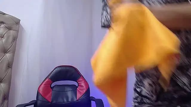 laurasofia45 live cam