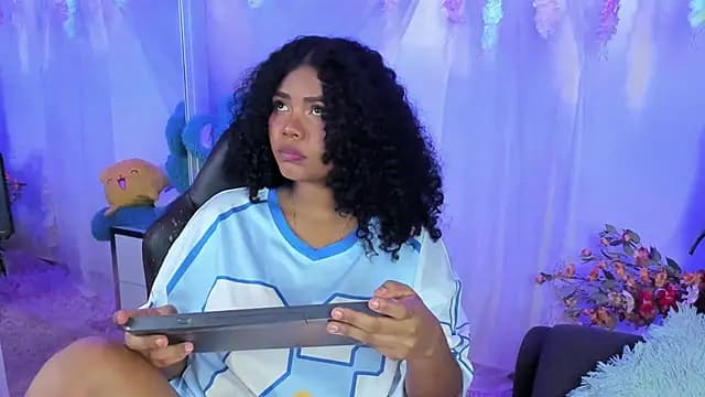 Angel_Belll live cam on Stripchat