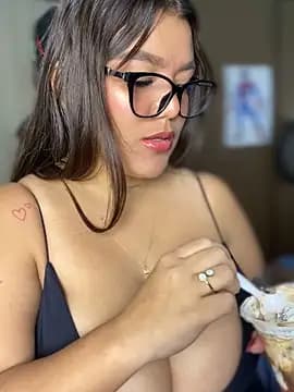 michellesexxxy3 live cam